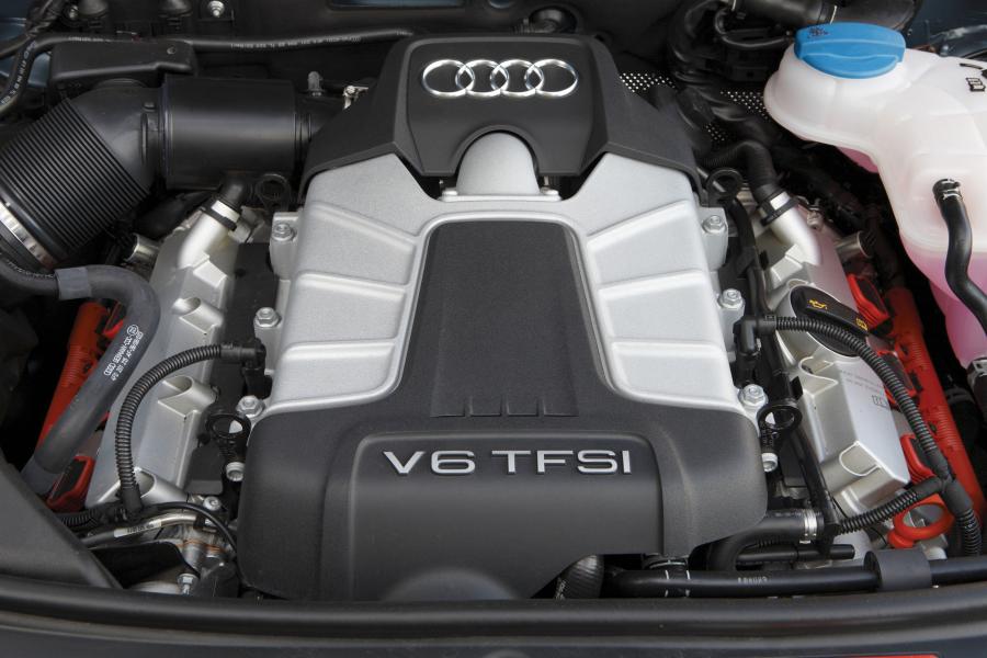 Моторный отсек Audi A6 3.0 TFSI Quattro Sedan (4F, C6) 2008 года  (AU) (фото 6 из 12)